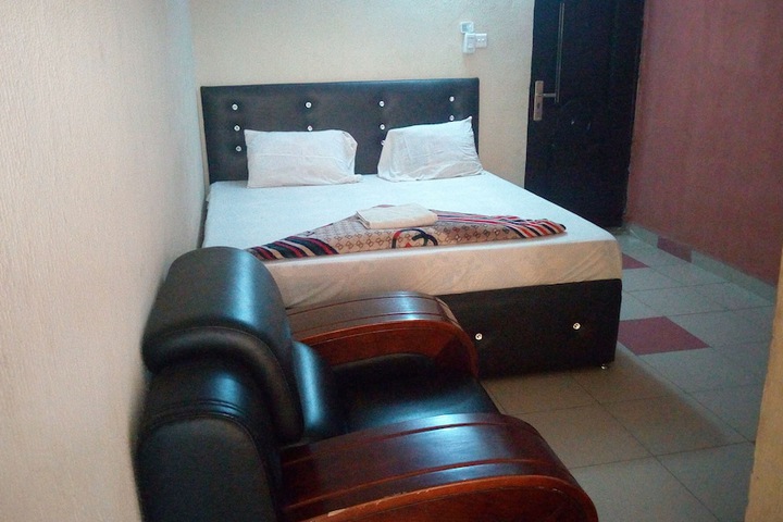 Room 8 of 20