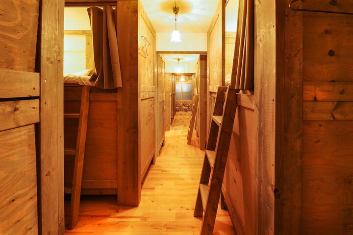 Room 11 of 36