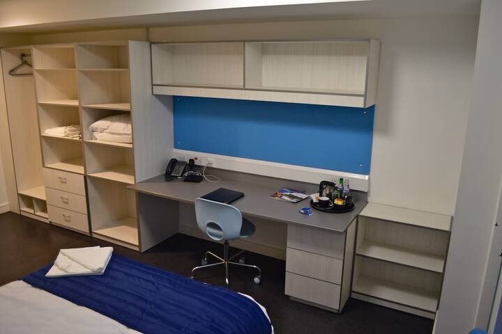 Room 13 of 23