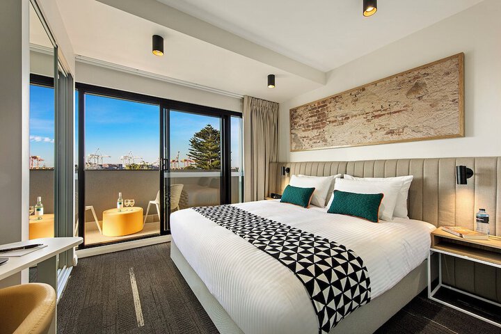 Room 7 of 27