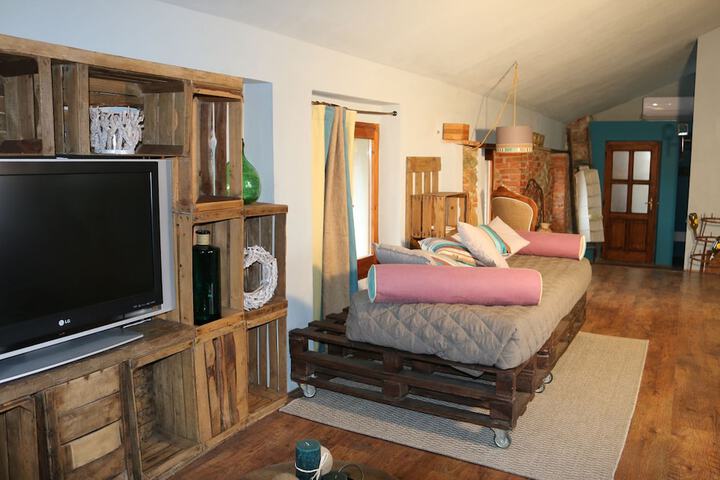 Room 11 of 27