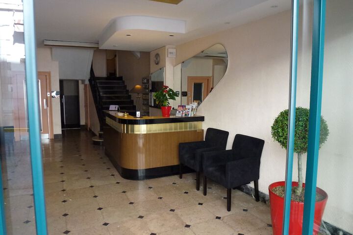 Hotel Lobby