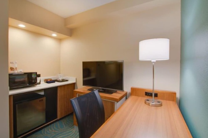 Room 7 of 13