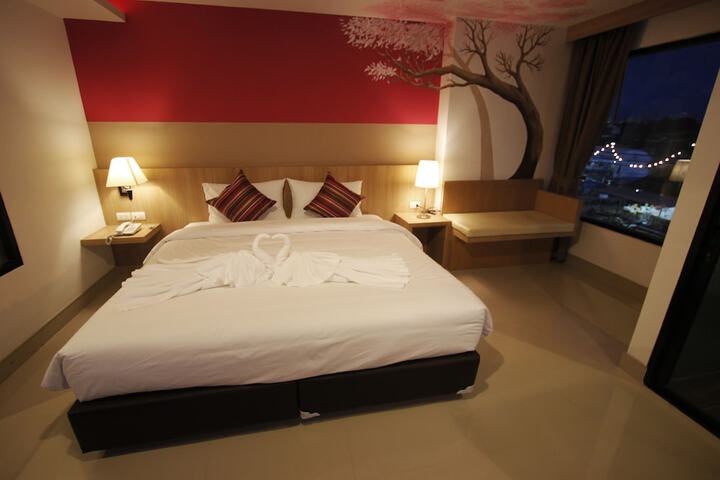 Room 9 of 42