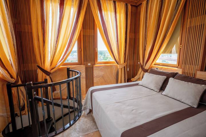 Room 4 of 62