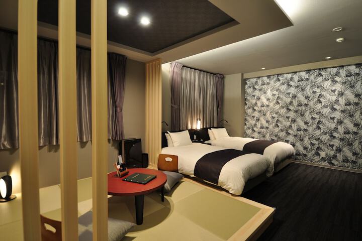Room 12 of 51