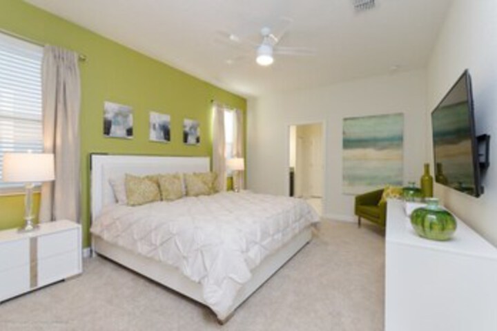 Room 2 of 3