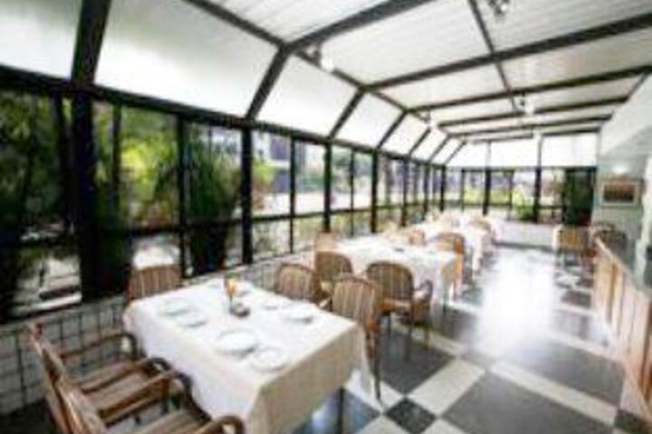 Dining 6 of 6