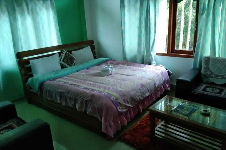 Room 10 of 11