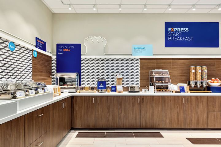 Breakfast/Coffee Service 30 of 35