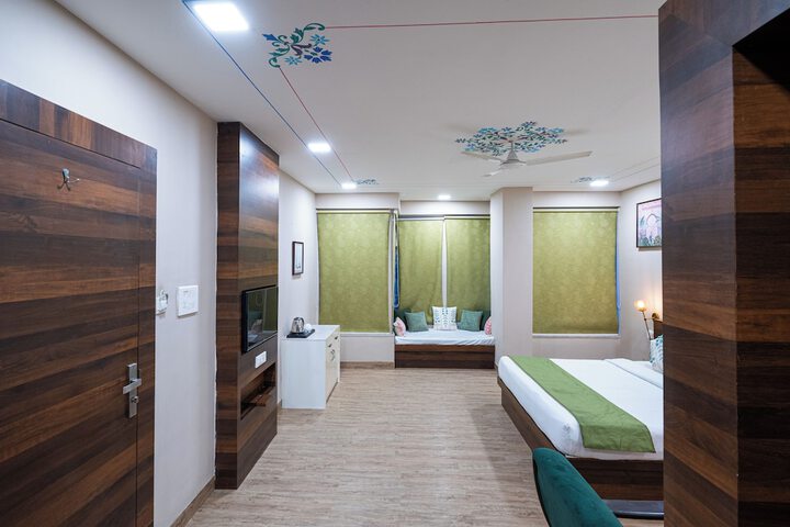 Room 16 of 34