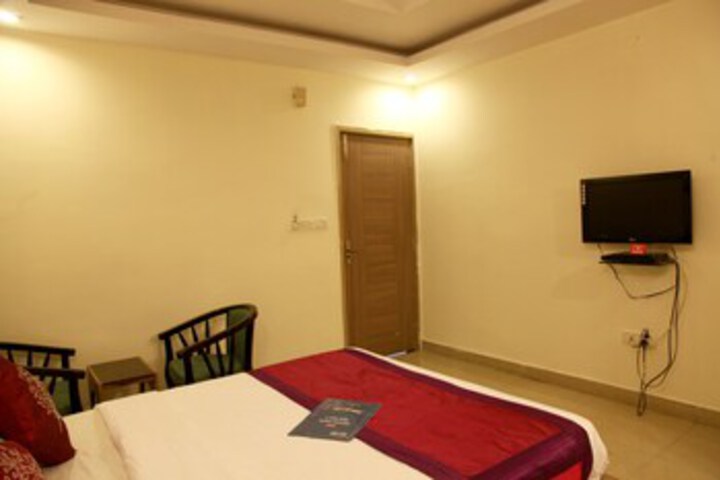 Room 30 of 35