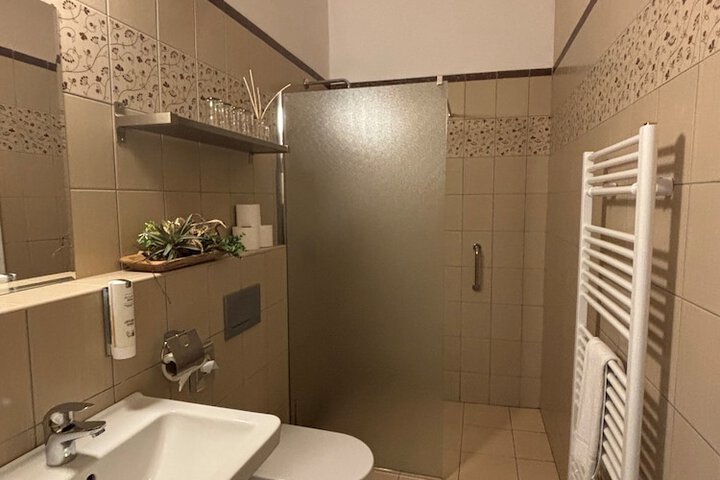 Room 13 of 29