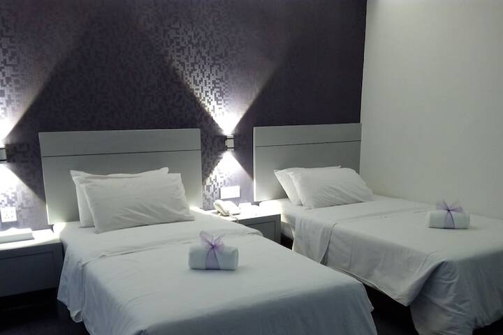 Room 5 of 14