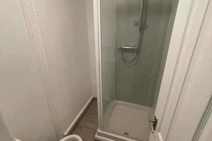 Room 17 of 27