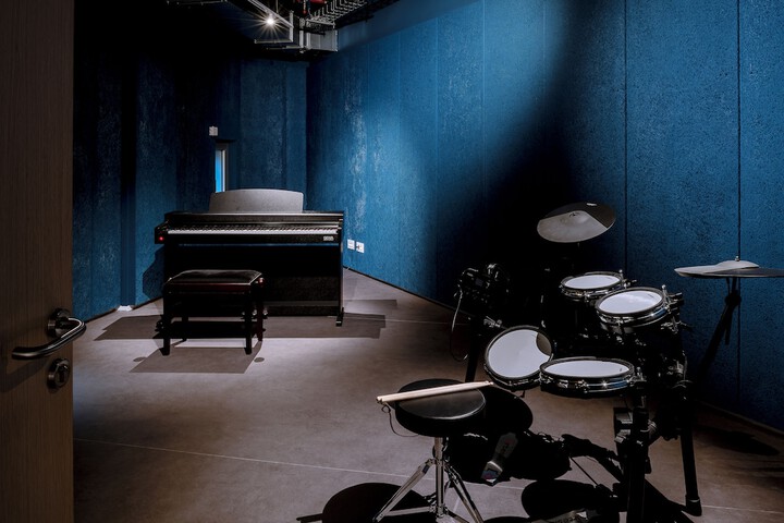 Room 39 of 42