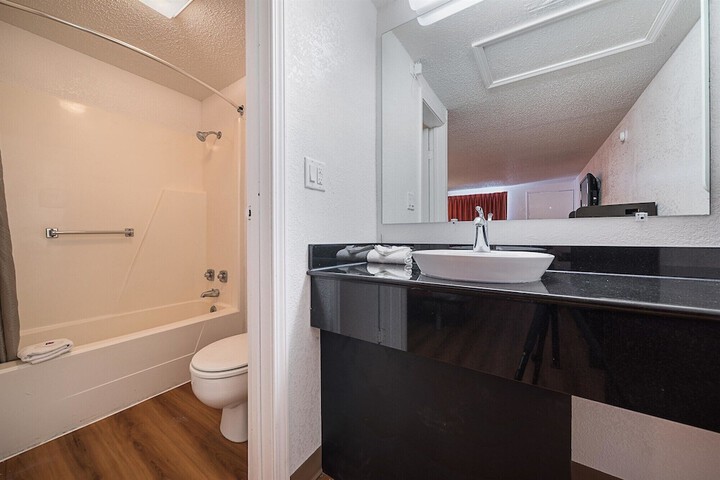 Room 21 of 26