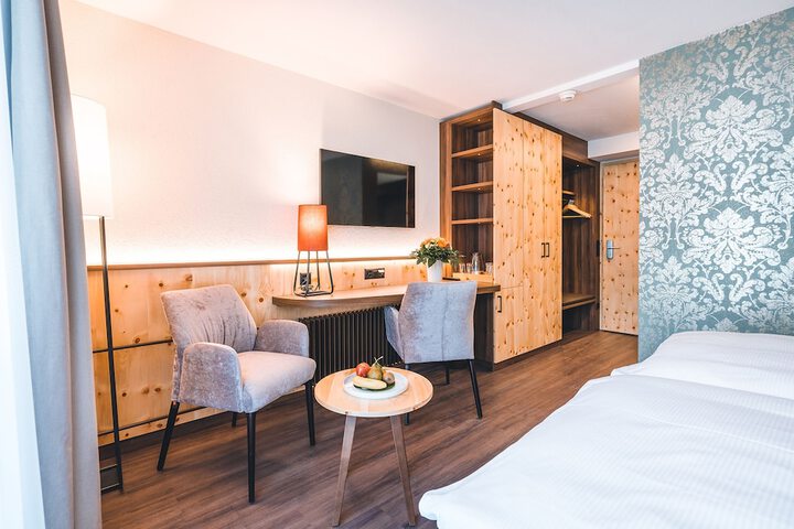 Room 42 of 115