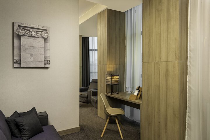 Room 19 of 46