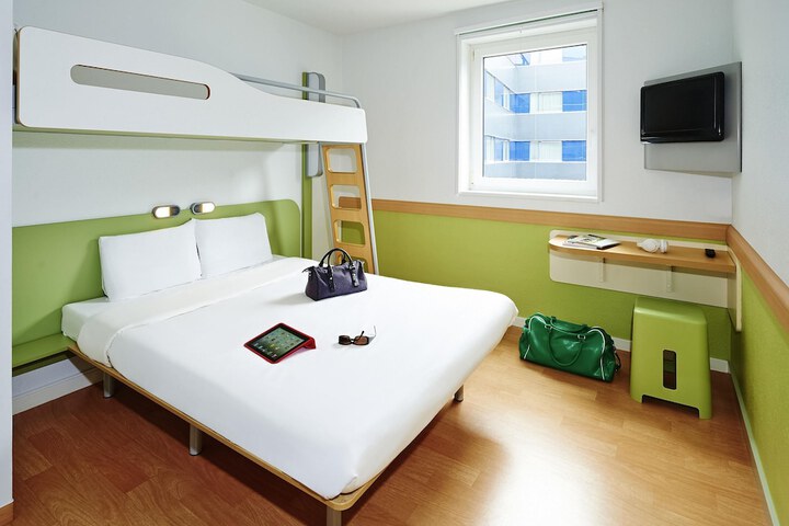 Room 12 of 39