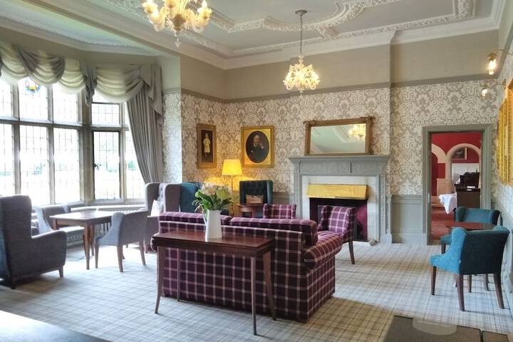 Guest Lobby