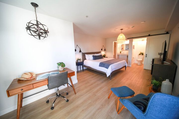 Room 4 of 38