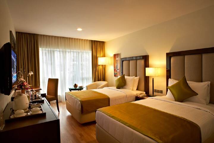 Room 4 of 27