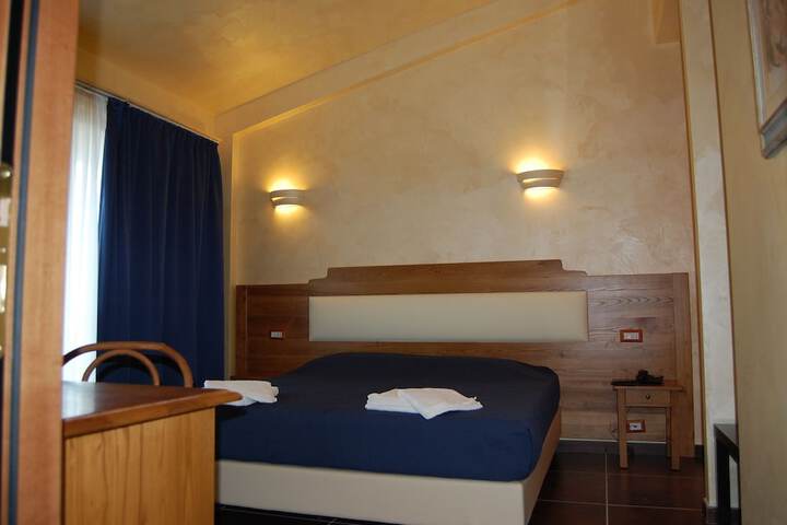 Room 7 of 44