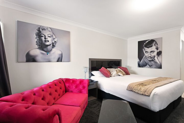 Room 20 of 43