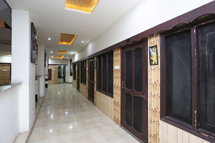 Ballroom/Hall 7 of 7