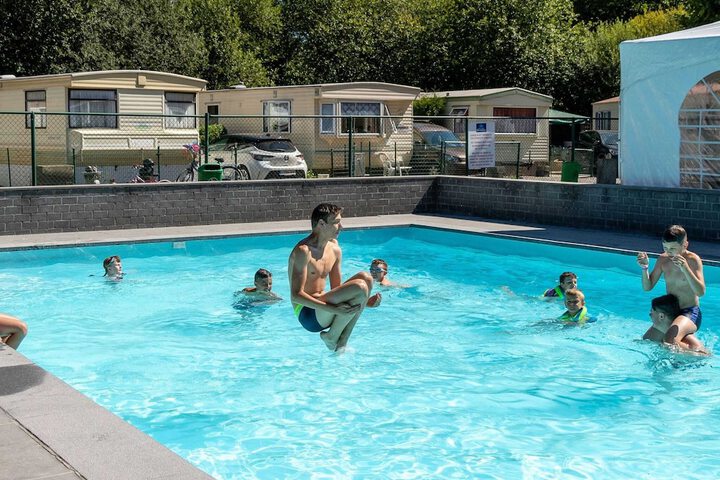 Pool 13 of 34