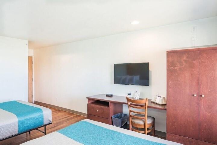 Room 25 of 58