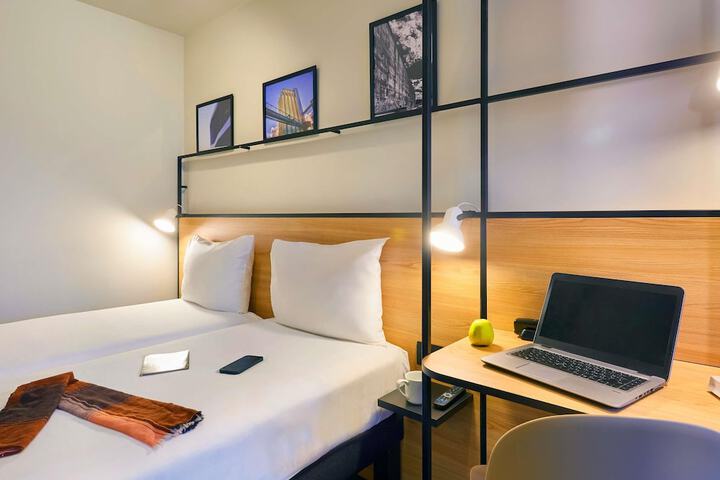 Room 14 of 49