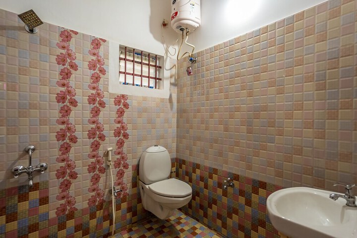 Room 12 of 27