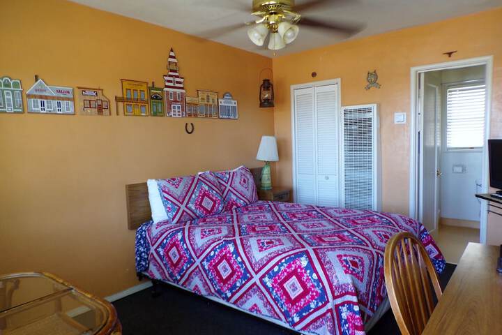 Room 11 of 101
