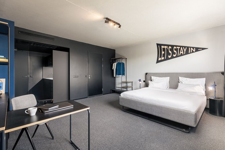 Room 12 of 146