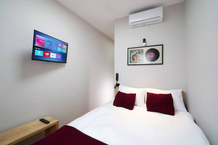 Room 21 of 39