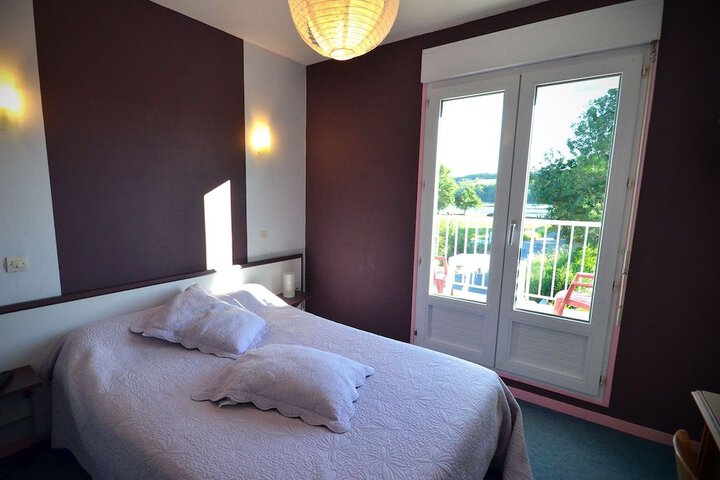 Room 4 of 7