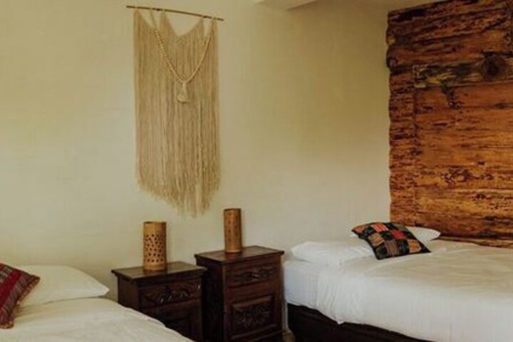 Room 52 of 148