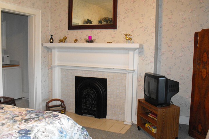 Room 11 of 36