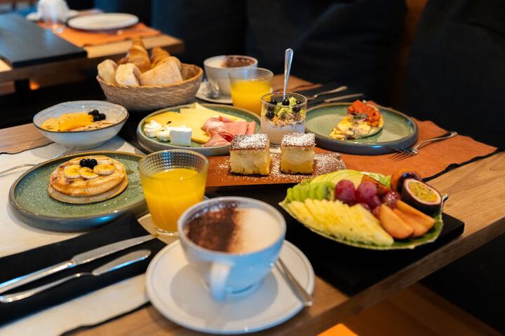 Breakfast/Coffee Service 92 of 126