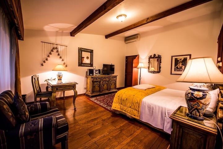 Room 8 of 35