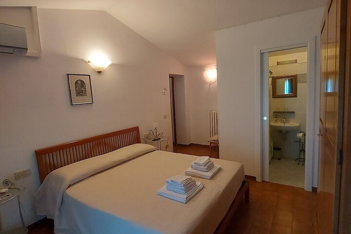 Room 7 of 39