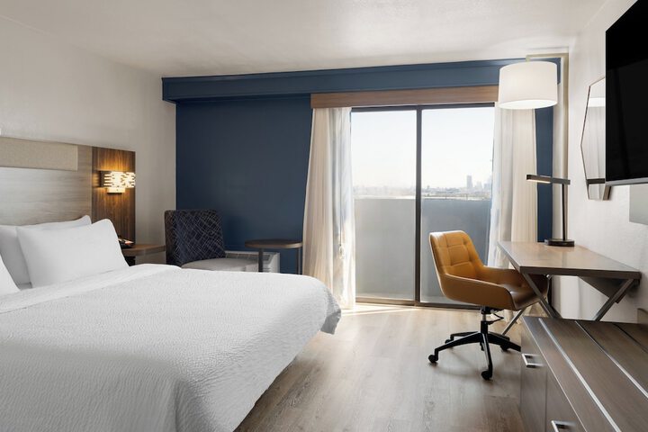 Room 32 of 90