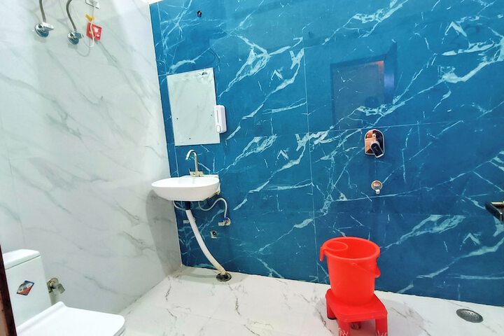 Room 17 of 24