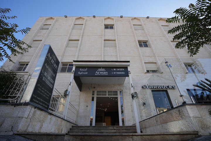 Arman Hotel suites