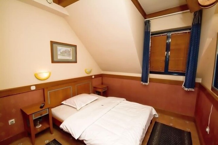 Room 22 of 40