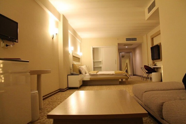 Room 18 of 75