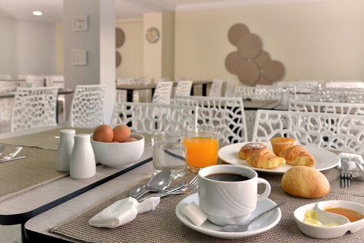 Breakfast/Coffee Service 9 of 11