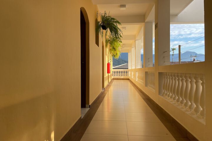 Ballroom/Hall 51 of 72
